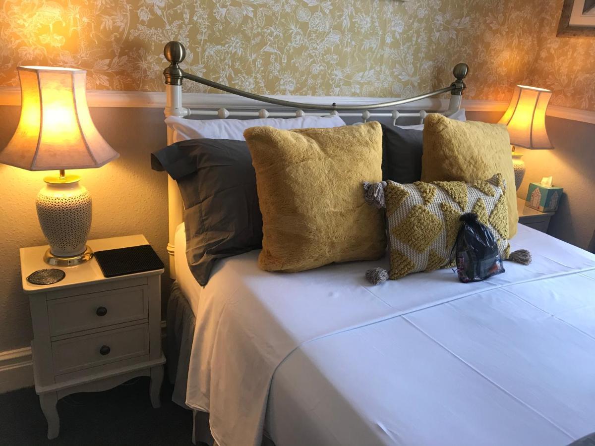 Raffles Hotel Blackpool Bagian luar foto